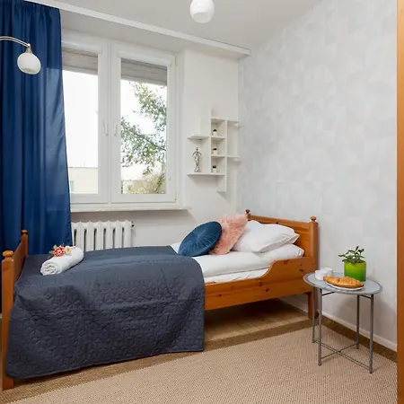 Praga Afrykanska By Renters *